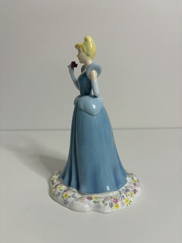 Royal Doulton Walt Disney Showcase Collection Cinderella w/ Box and Certificate - Picture 12 of 22