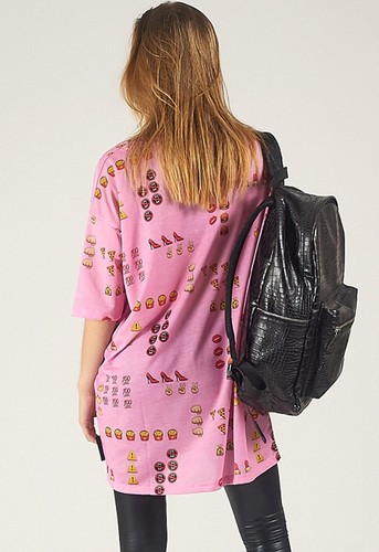 CRIMINAL DAMAGE PINK EMOTICON PRINT OVERSIZED LONG TSHIRT SIZE S-M BNWT - Photo 7/10