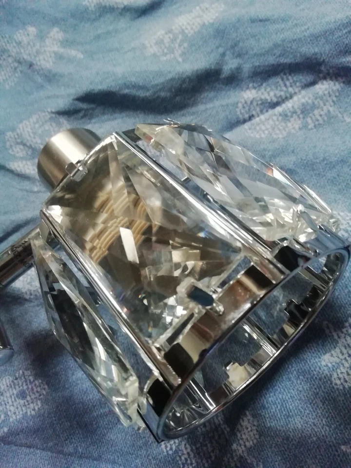 Lampadario Due eleganti faretti mobili in preziosi cristalli di vetro incornic - Immagine 4 di 4