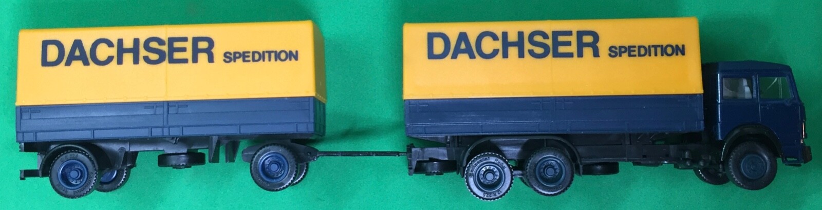 AWM HO 73301 réplique de collection de la semi-remorque Dachser