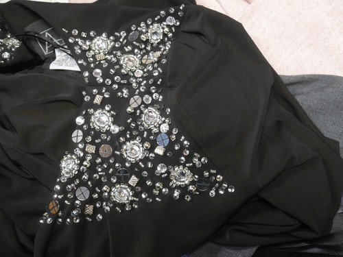 NUEVO CON ETIQUETAS PRECIOSO VESTIDO DE NOCHE ALEX NEGRO TALLA 8 CUELLO DRAPEADO HOMBROS ADORNADOS - Imagen 10 de 11