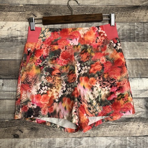 adorable Athleta active shorts 🍵 a light yellow