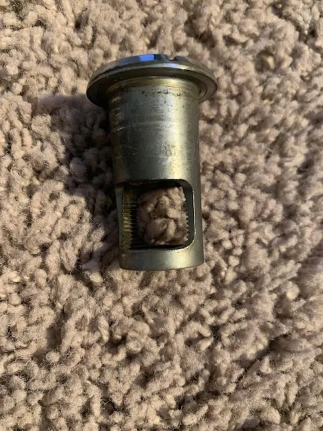 Bisel de antena eléctrica Cadillac Seville 1976-1979 PN#1612454 Foto 3 de 4