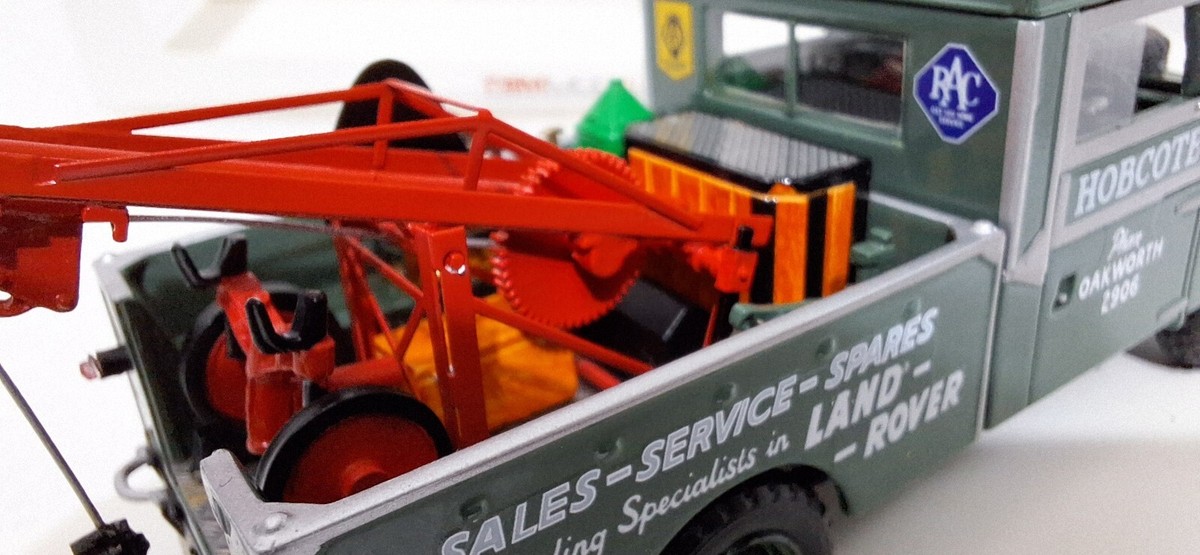 1) Land Rover Series 107 1965 Green Recovery Truck 1:43 TSM