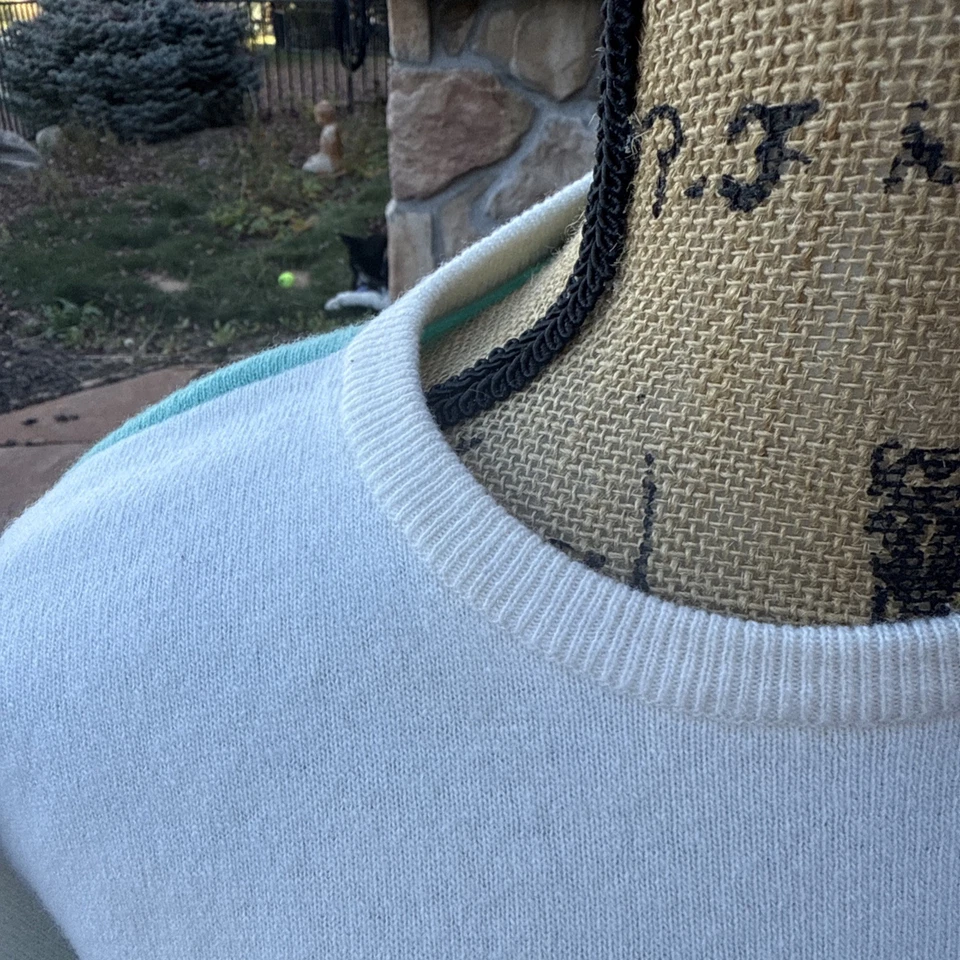 Suéter 100% Lana de Cordero Aqua Como Nuevo Retro Damas Años 80 Talla M/L Hecho en Escocia Foto 3 de 4