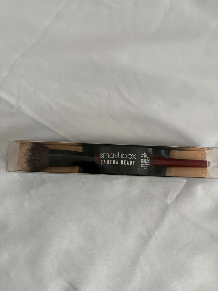 Smashbox Camera Ready Blurring Foundation Brush – Flawless Makeup Application - Image 2 of 2