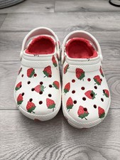Strawberry Print Crocs Fuzzy Lined Unisex Womens 7