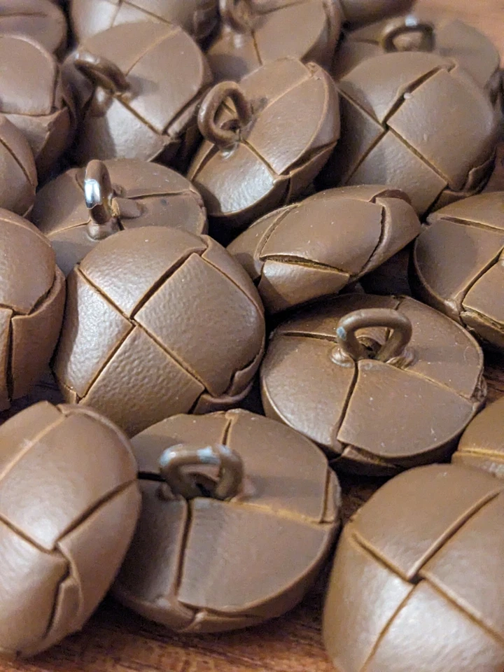 Real Leather Brown Large Molded Woven Buttons size 13/16 inch = 20 mm - Image 4 of 4
