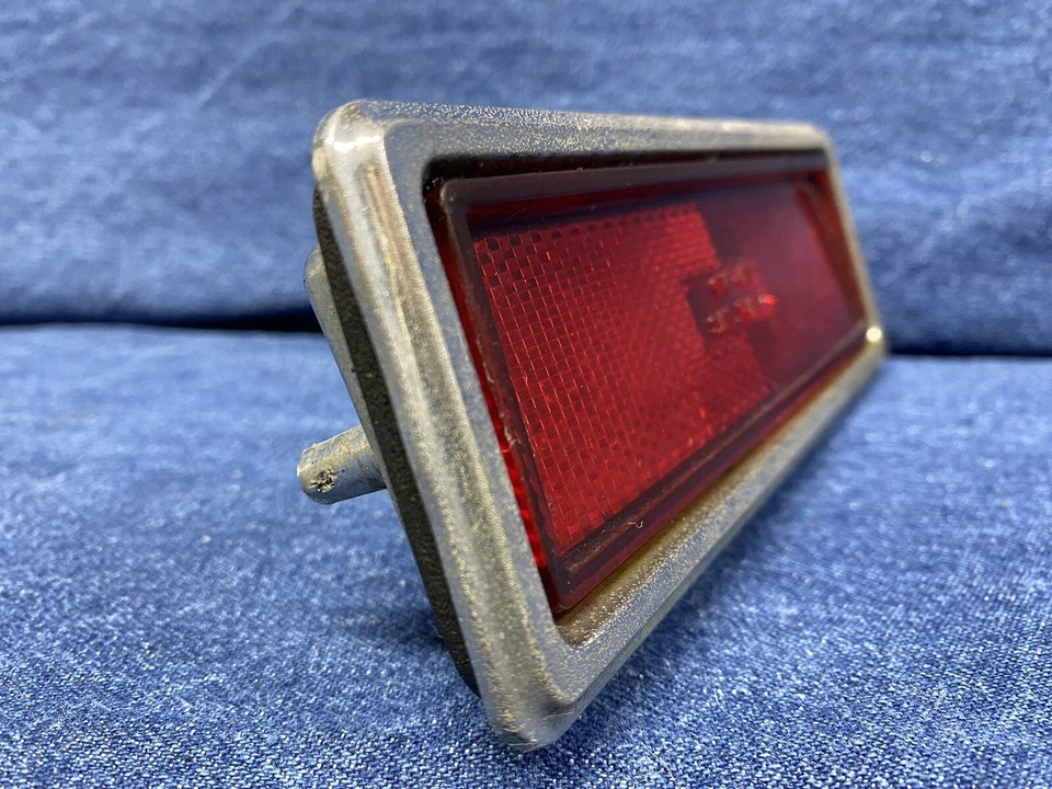 1973-1976 Buick Century правый задний 1/4 панель крыла боковой габаритный фонарь 59674391 - Изображение 3 из 4