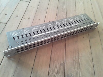 Behringer Ultrapatch Pro Model PX 2000 Rack Mount - 48 Point Patch Bay