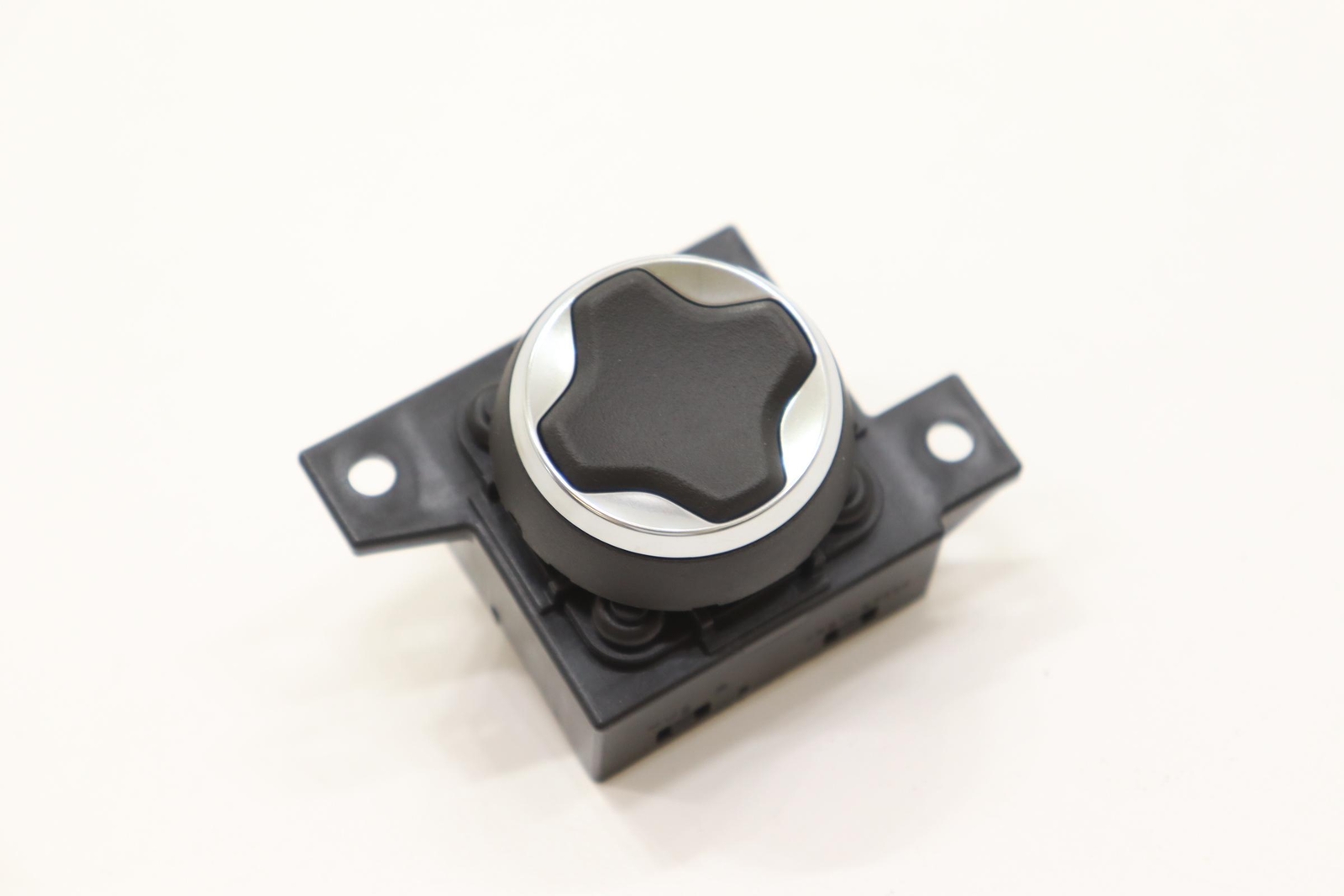 2019 - 2020 ACURA MDX FRONT RIGHT PASSENGER SIDE SEAT LUMBAR CONTROL SWITCH OEM