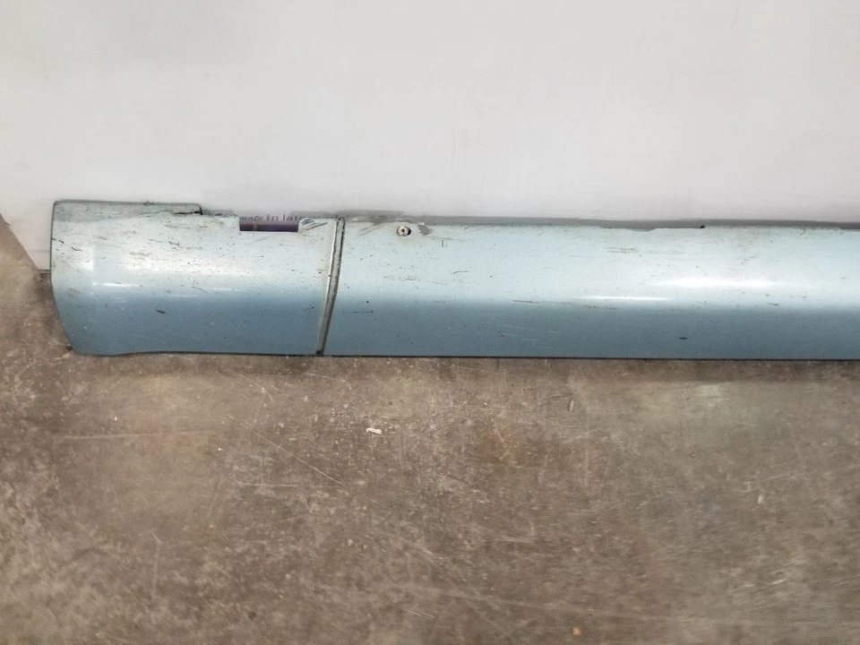 09 2009 CHRYSLER 300 HERITAGE ROCKER PANEL MOULDING RIGHT PASSENGER BLUE — 第 3/4 张图片