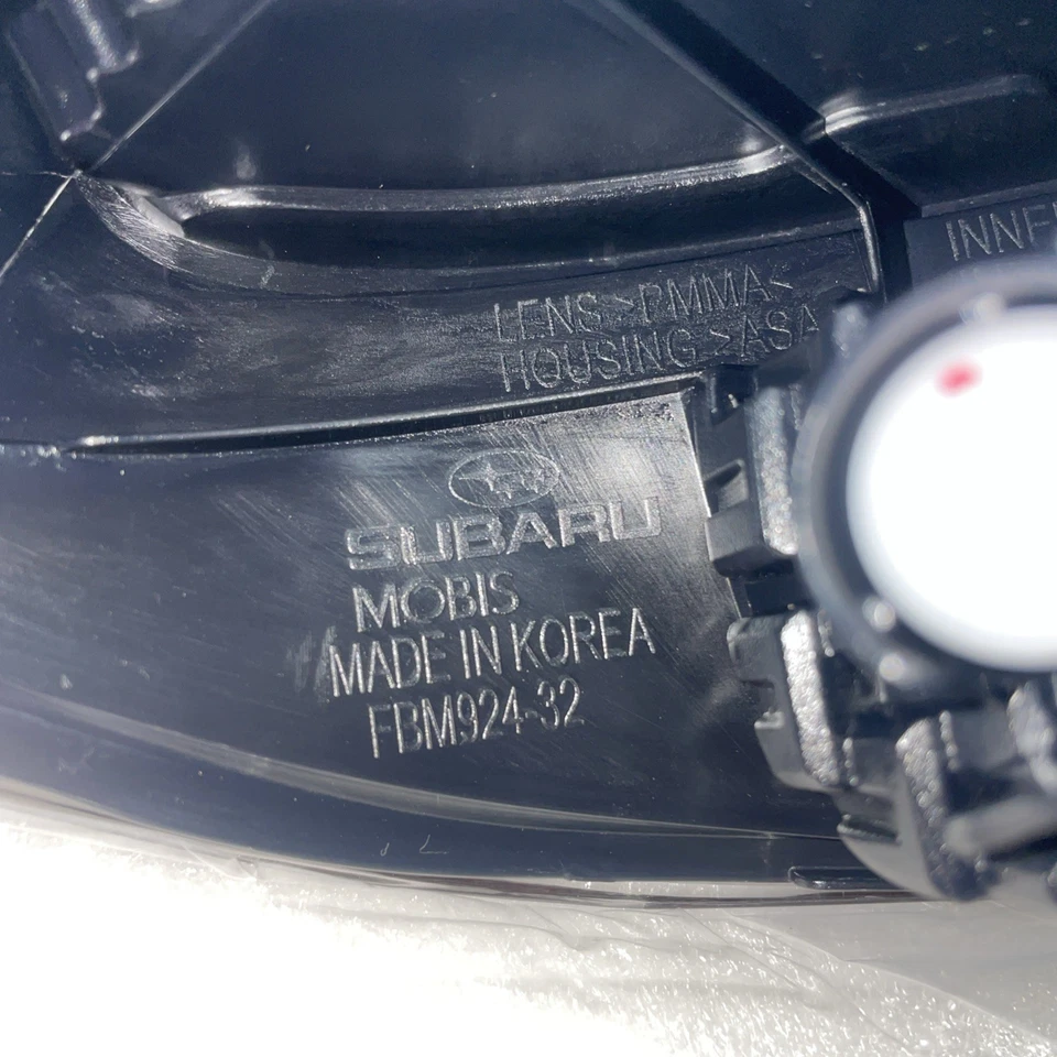 2017-2023 Nuevo OEM GENUINO SUBARU IMPREZA LUZ TRASERA DERECHA EXTERIOR LUZ TRASERA Foto 4 de 4