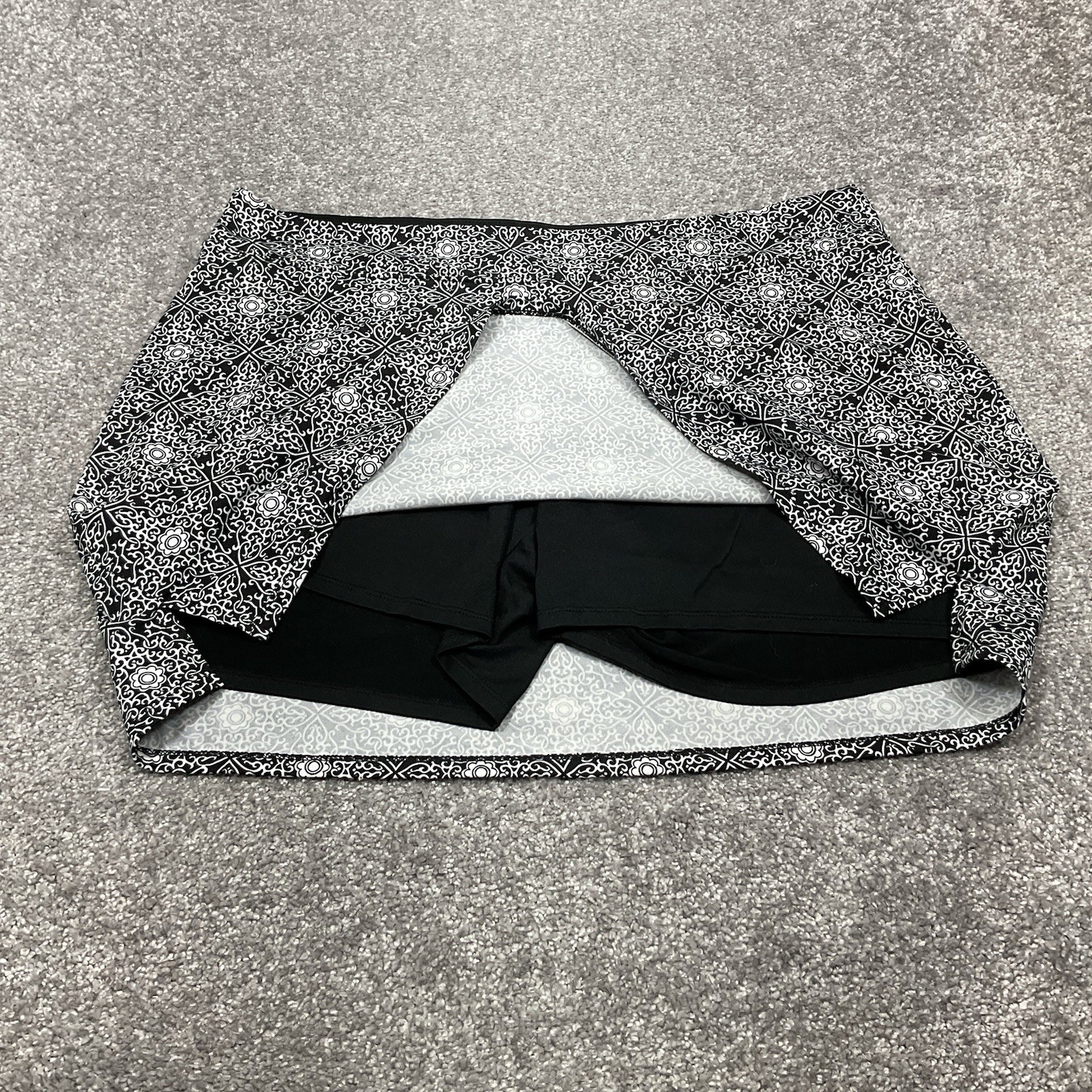 Tranquility Pull On Stretch Skort Black/White Siz… - image 4