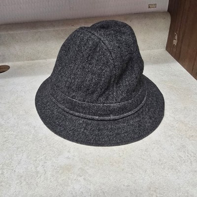 Vintage Burberrys 100% Wool Bucket Hat Charcoal Gray Quilted  display picture 1