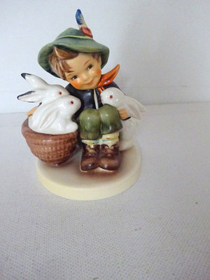 Goebel Hummel Figur Playmates / Hasenvater  W. Germany   10 cm