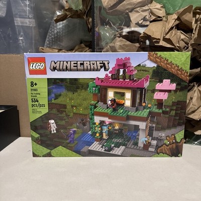 LEGO Minecraft: The Training Grounds (21183) Damaged Box