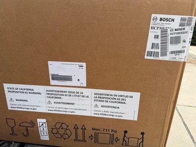 NEW BOSCH 30'' Wall Mount Chimney Range Hood with 3-Speed 300 CFM Fan HCP30E52UC