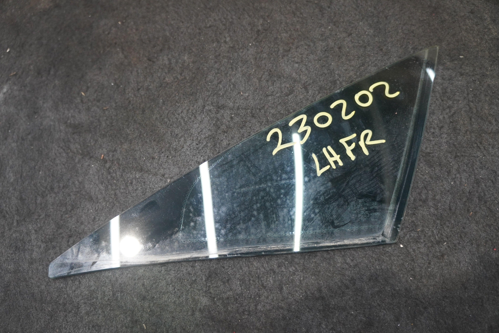 Left Driver Door Corner Vent Window Glass 6G33-C21411-CA Aston Martin Vantage 17