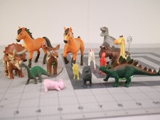 Lot Of Plastic Farm/Zoo/ Dinosaurs Animal Various Assortment 14 Figures Mix Size