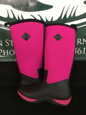 women's arctic adventure muck boots