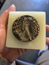 Instyle Aquarius Brass Paper Weight. 3  x3  