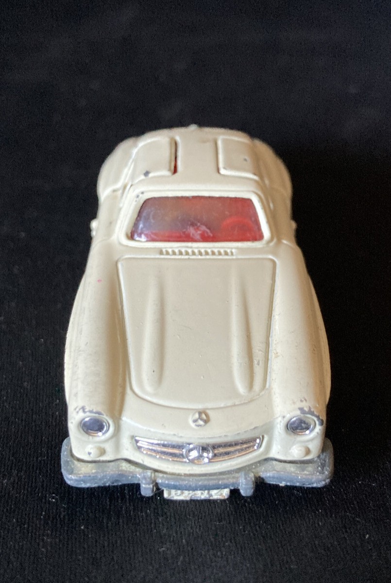 Tomica Mercedes Benz 300 SL Gullwing 300SL Japan Cream 1:64 Tomica Mercedes Benz 300 SL Gullwing 300SL Japan Cream 1:64