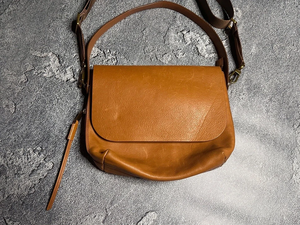FOSSIL women's leather messenger bag - Image 2 of 4