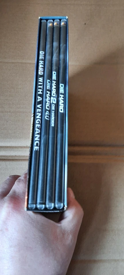 DIE HARD QUADRILOGY - 4 FILM DVD BOX SET - CERT 18 - BRUCE WILLIS - Image 2 of 3