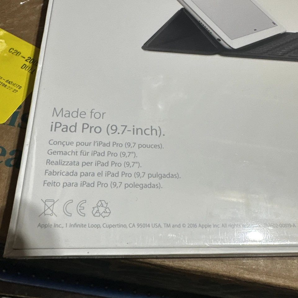 Apple Smart Keyboard for the 9.7" iPad Pro MM2L2AM/A new 1st gen black genuine - Image 4 of 4