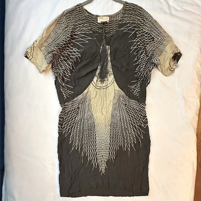 RUTZOU Kimono Sleeve Draped Abstract Dress 10 Beige & Gray Crinkle Art Deco