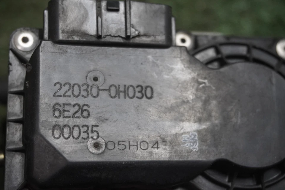 Corpo do acelerador 2007 TOYOTA Camry fabricante de equipamento original 220300H030 - Imagem 4 de 4