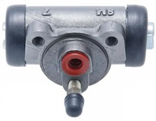 Cylindre de roue Mazda 818