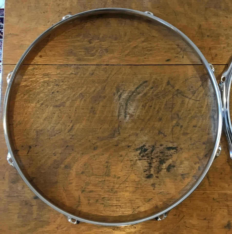 NUEVO Par de Aros Gretsch 16" Piso Tom 2.3mm Triple Brida 8 Agujero Cromo Foto 3 de 4