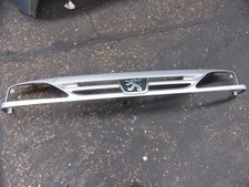 Calandre Peugeot 2008