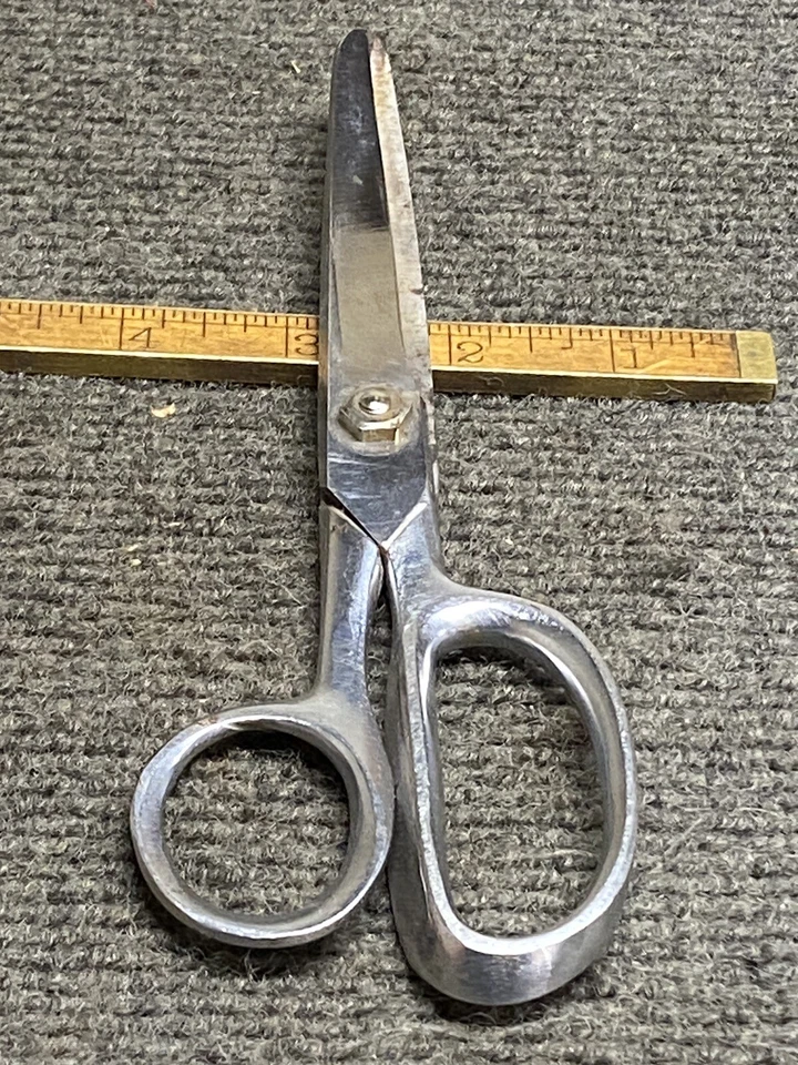 Vintage Case XX 8” Curved Scissors USA Ready To Work - Image 3 of 4
