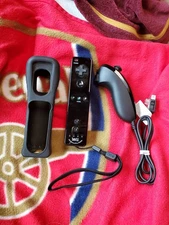 Black Nintendo Wii Motion Plus Controller And Nunchuck(RVL-036)