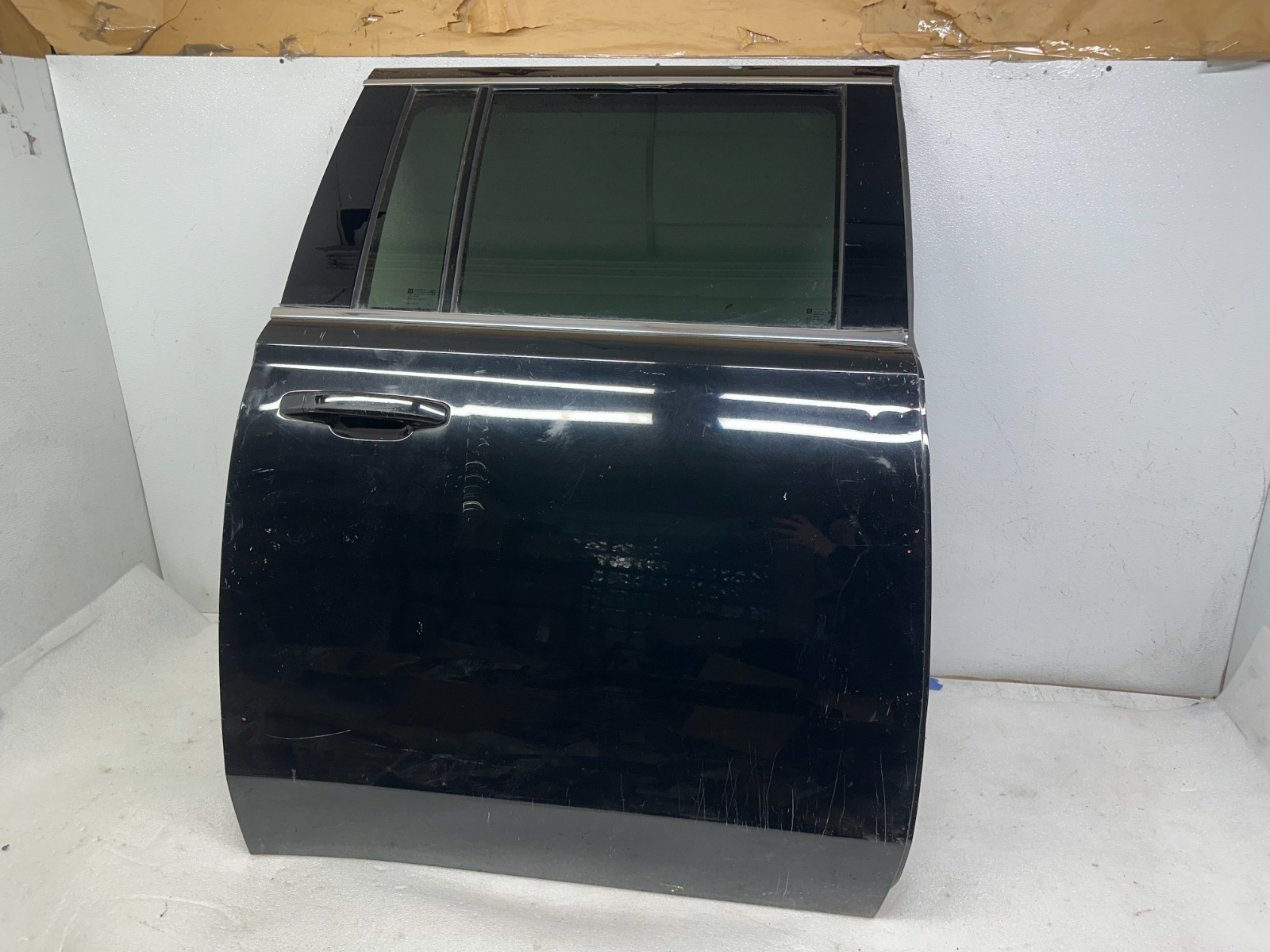 2015 - 2020 CHEVROLET SUBURBAN REAR RIGHT SIDE DOOR ASSEMBLY OEM Passenger RH