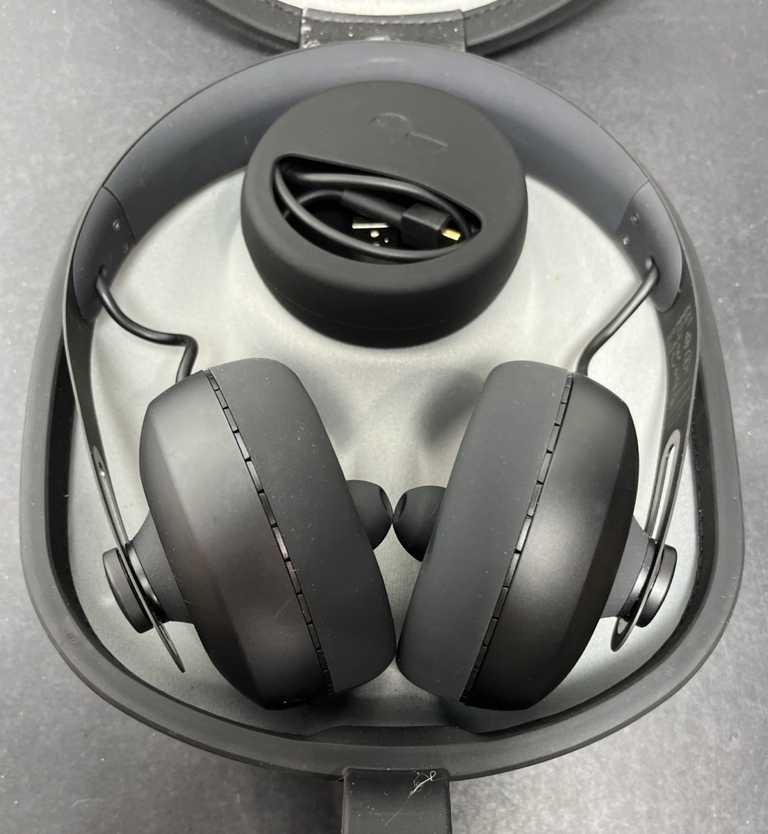 nura Nuraphone 100B Wireless Headphones With Charging Cord
