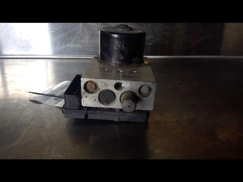 "2006-2008 Nissan Armada ABS Brake Pump Module OEM 47660-ZC62B Tested Used" — 第 2/4 张图片