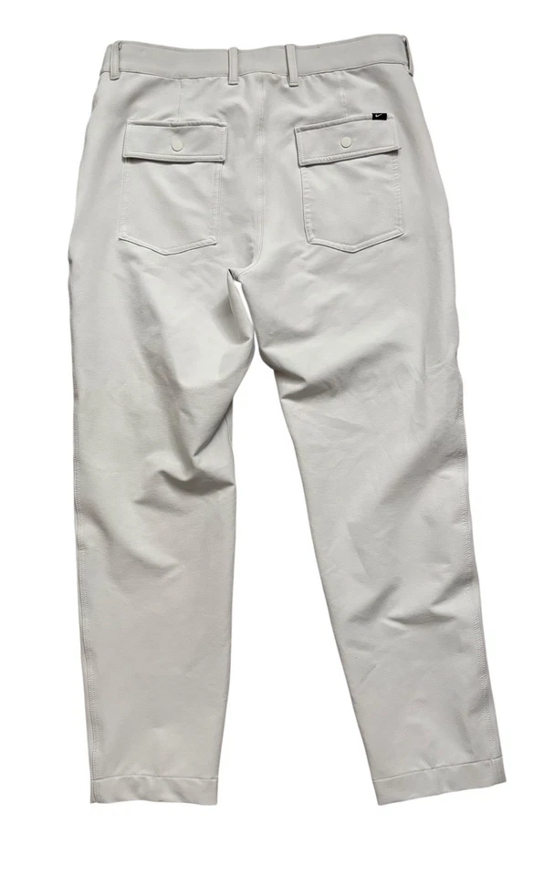 Calça de golfe Nike masculina tamanho 35x30 branca pérola Nike repel fina afunilada preppy - Imagem 2 de 4