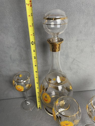 Vintage MCM Glass Hand-painted Sunflower Gold Trimmed Decanter & 6 Glasses - Picture 7 of 8