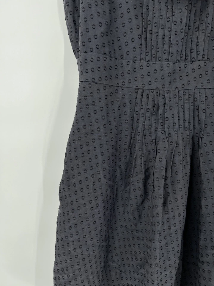 Vestido Moulinette Soeurs Feminino 6 Cinza Preto Plissado Babado Sem Mangas Decote Redondo - Imagem 3 de 4