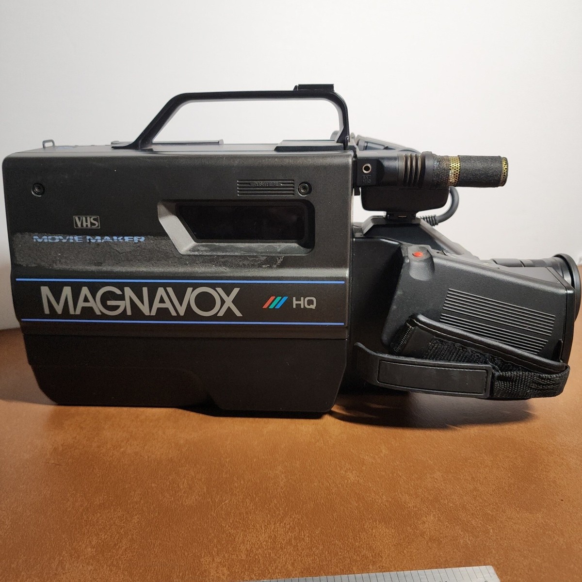 Vintage 1987 Magnavox HQ VHS Movie Maker Camcorder with Case