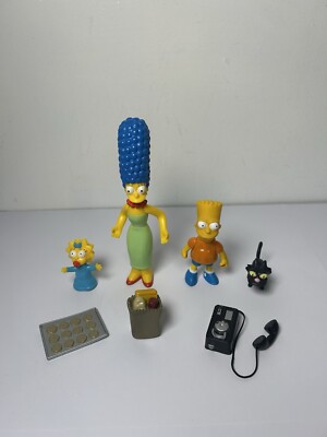 PLAYMATES INTERAKTIVE SIMPSONS SERIE 1 MARGE, MAGGIE BART & HUND FIGUREN (LE)
