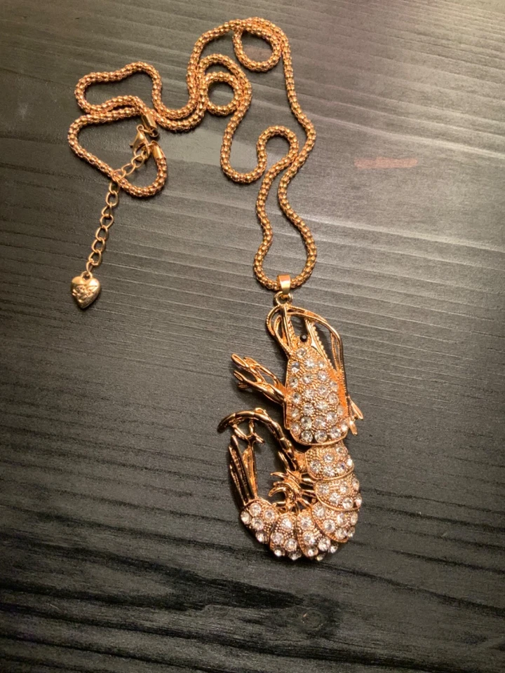 Collar de camarones de oro colosal Betsey Johnson Foto 3 de 4