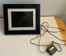 VINTAGE INSIGNIA 8" DIGITAL PICTURE FRAME BLACK WITH REMOTE