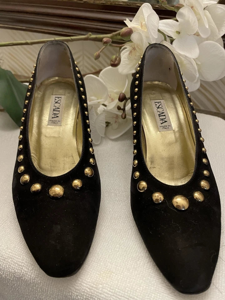 Vintage ESCADA BLACK VELVET GOLD STUDDED HEELS SIZE 6B - Image 2 of 4