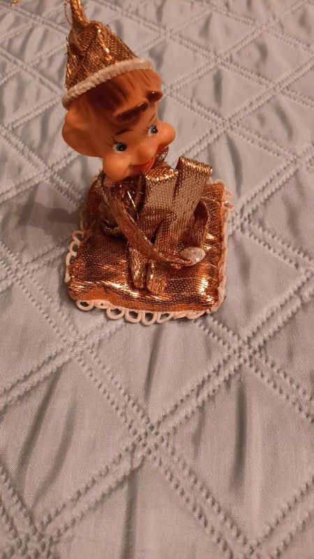Vtg.Metallic Gold Elf Pixie Setting On Pillow  Knee Hugger Happy Time Holiday...