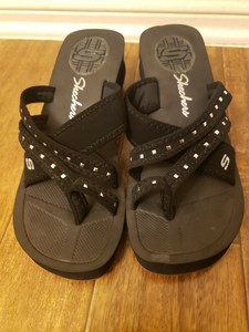 skechers toe ring sandals